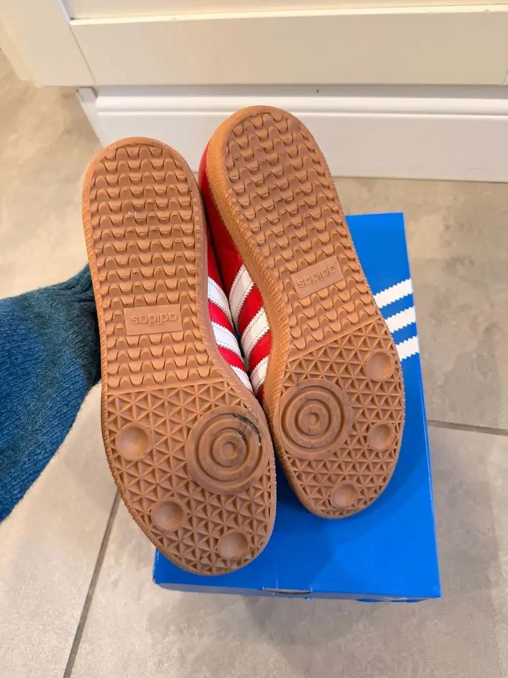 adidas Samba OG W Better Scarlet / Footwear White / Gold Metallic Sneaker (IE652 - Picture 6 of 10